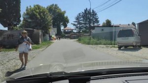 Путь к морю и обзор пляжа в п.Цандрыпш: ул  Чанба/ Октябрьская