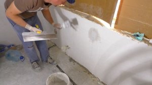 Как замазать штробу или отверстие за один раз?  Как сделать, чтобы штукатурка не втягивалась?