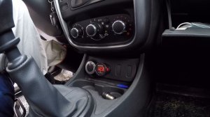 Вольтметр в прикуриватель с Китая - удачный