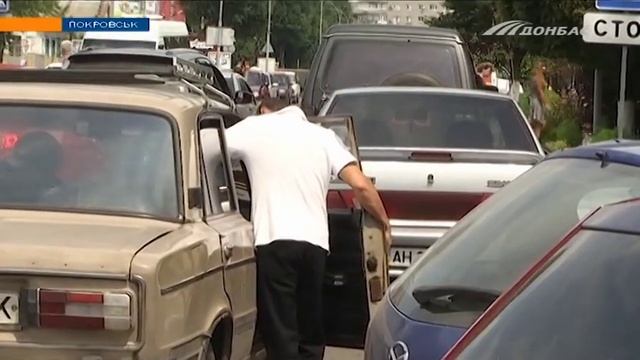 В Покровске обустраивают новые парковочные места