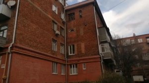 Харьков.ХТЗ улица Мира 20 красивый дом.