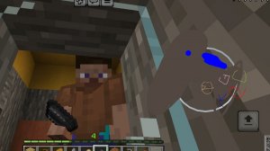 играю в Майнкрафт на геймпайде в телефоне