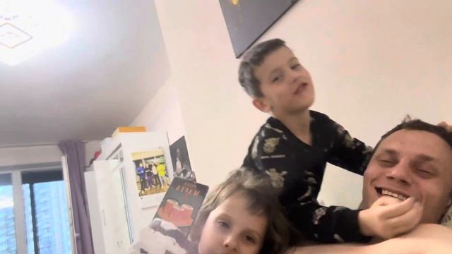 Корней Тарасов завёл детский сад в собственной квартире ! До конца 😂😂😂