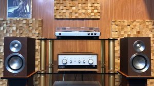 Leak Stereo 130 vs Paradigm 15B