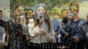 По следам Христа Иисуса мы пойдём друзья  за ним - песня