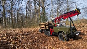 Погрузка леса Зил 131 с манипулятором модель😉 zil 131 cross rc holztransporter 1:12