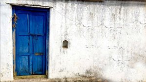 Скрип старой двери. Живой звук