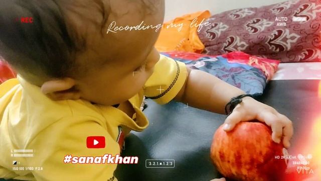 7 months cute baby try to hold apple in hand sanaf sister aayat must watch video 🍎💁#sanafaayatkhan смотреть онлайн