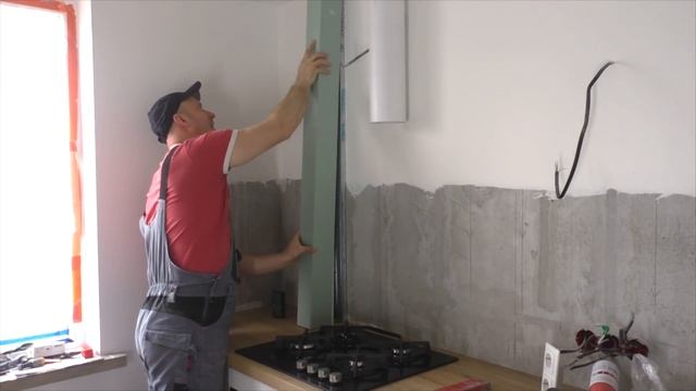 Укладка плитки на фартук после установки кухни. Делаем короб, чтобы спрятать газовую трубу. смотреть онлайн