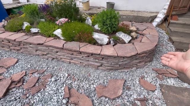 Влог. Распаковка посылки из Гаршинки. Укладка камня у альпийской горки. Мои пионы и другое. Июнь202