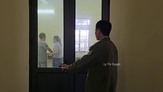 Kind Landlady  Helps Single Mother Punish The Mean Woman
