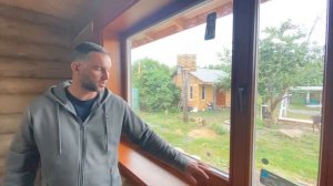 Монтаж деревянных окон в доме из бревна