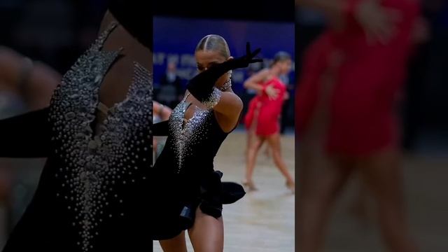 Танцы смотреть онлайн