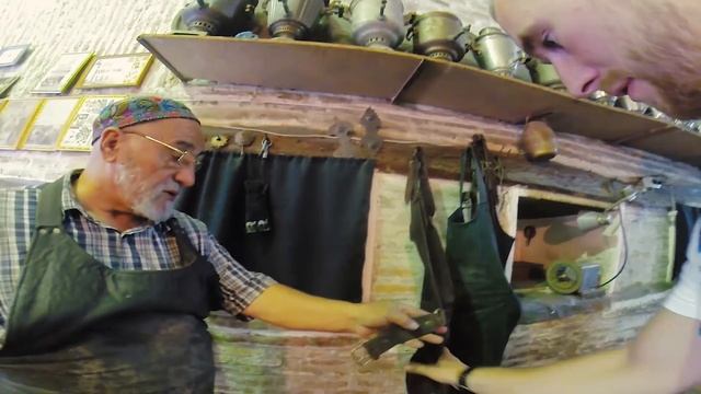 Магадан - Москва, через 6 стран. Серия 20.  Бухара (Узбекистан) и потомственный кузнец.