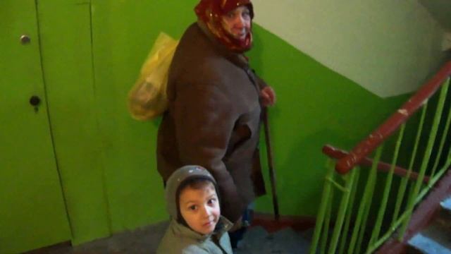ПОПРОШАЙКИ опять ходят по квартирам