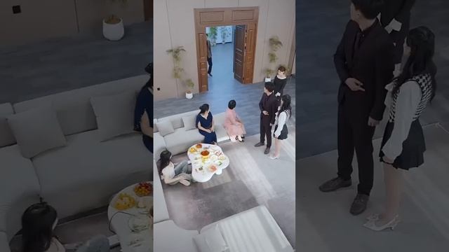 【FULL】結婚3年他遞給她一紙離婚，說他的白月光想要一個完美的結局，她直接拿著棍子給他上了一課，3年後她攜帶一身光環和霸總榮耀回歸，狗男人嫉妒瘋了！#短劇 #甜寵 #總裁灰姑娘