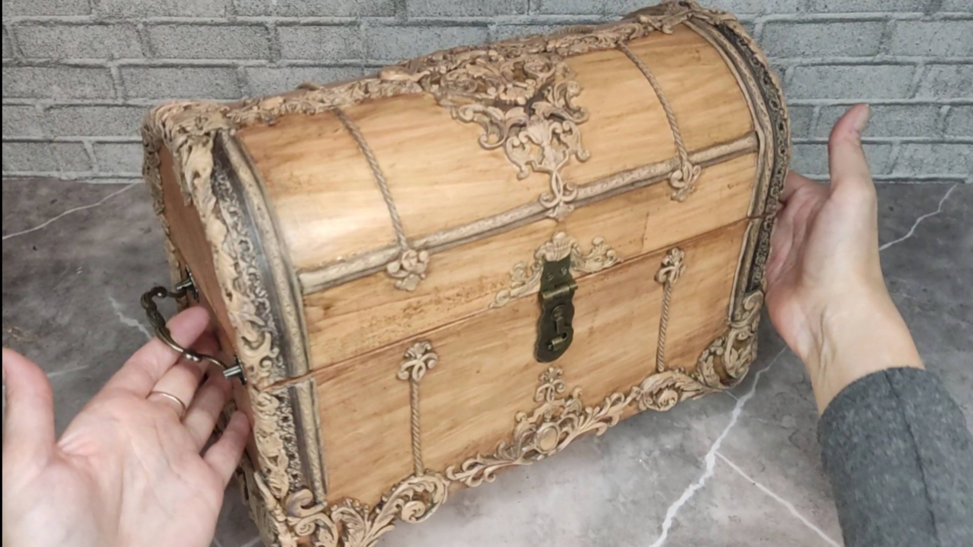 Никто не верит, что я сделала этот "деревянный"сундук из картона! смотреть онлайн