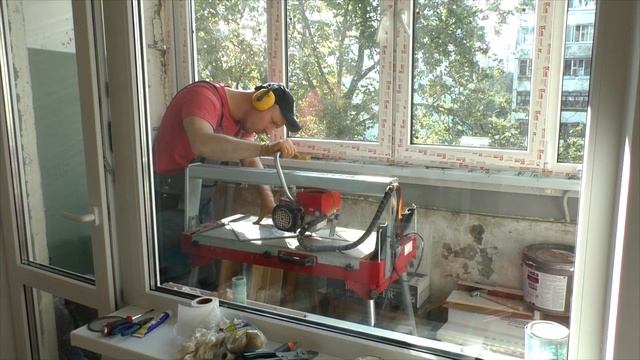 Как быстро сделать диагональную подрезку плитки. Лайфхак! смотреть онлайн