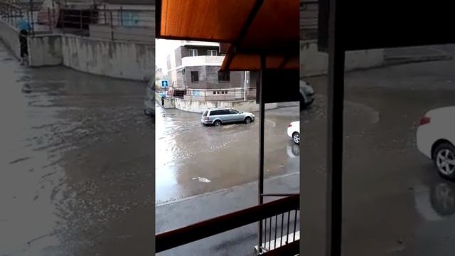 Море на улице Селезнева 4/9 после дождей . смотреть онлайн