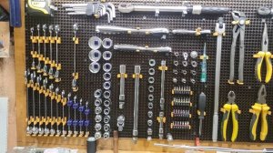 Организация рабочего места в гараже при помощи системы хранения ToolBoard