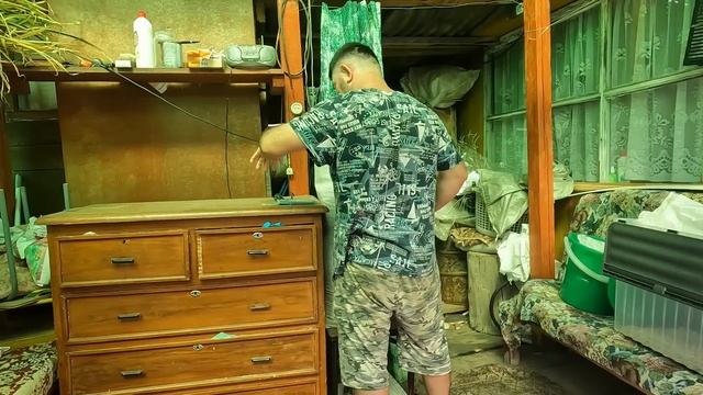 Выбираем мебель для новой квартиры. Ругаюсь с Сафаром.  Наводим порядок в теплице.