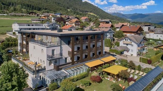 Hotel Kristall, Falzes, Italy
