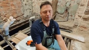 Почему не выходят новые ролики. Демонтажи и стяжки в старом фонде.