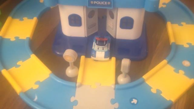 Poli Robocar. Открываем набор Поли робокар