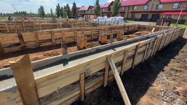 Строительство 2 очереди домов в п.Покровка. Выбор домов еще есть.Льготная итотека 3% работает. смотреть онлайн