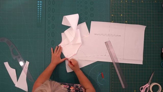 Элегантное платье миди на все случаи жизни. Моделирование и раскрой шикарного платья шестиклинки