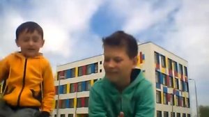 Мой брат боится жуков. Челендж с бутылкой