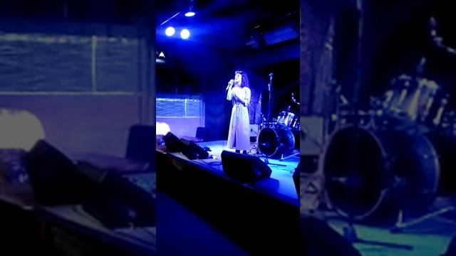 Алиса Денисова - 001 (live Квартиры Друзей) смотреть онлайн