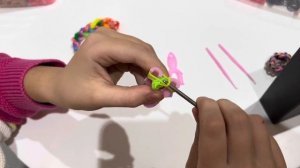 Браслет «рыбий хвост» из резинок за 15 минут!