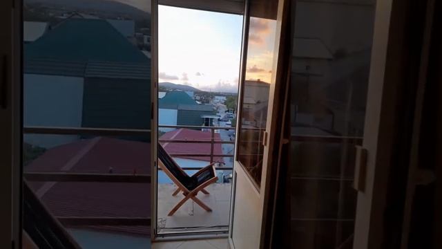 Элитная двухкомнатная квартира в Геленджике в пяти метрах от пляжа и Геленджикской яхтенной марины.