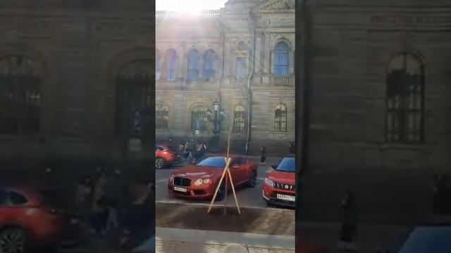 У дома: #766 2-комнатная квартира в Соляном переулке смотреть онлайн