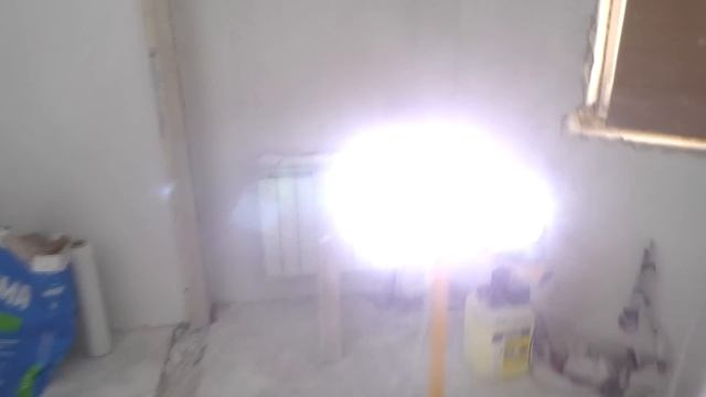 Формирование внешнего угла при штукатурке стен гипсовым составом Работа с рейками! смотреть онлайн