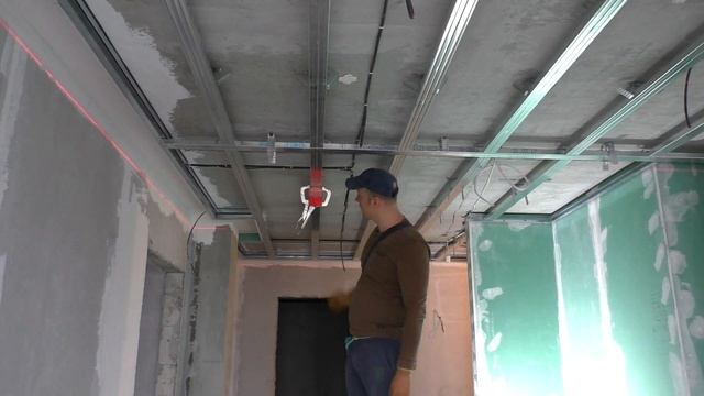 Как выставить профиля по уровню на потолке? Самый простой способ. Сумка монтажника. смотреть онлайн