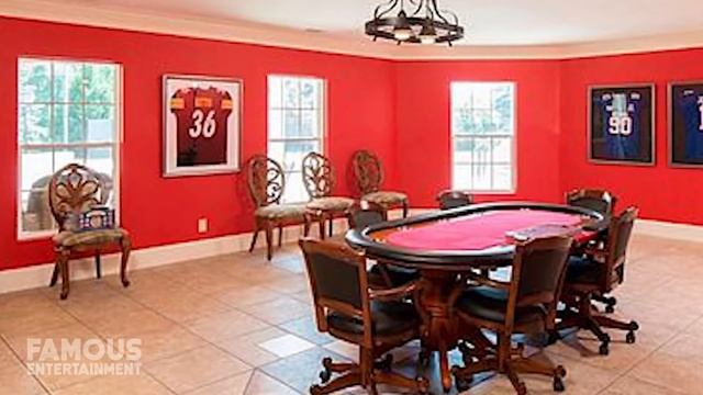 Julio Jones | House Tour | $2.3 Million Atlanta Estate смотреть онлайн