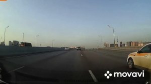 Беспредел на дороге. Прокат по утренней Москве. Шашкует в потоке