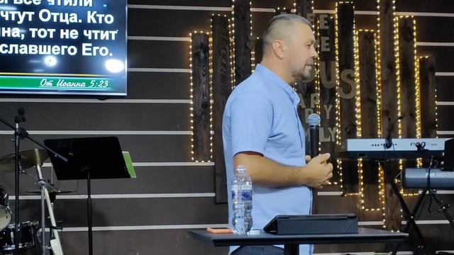 Воскресное богослужение. Каримжон Эшметов "Кто ты"