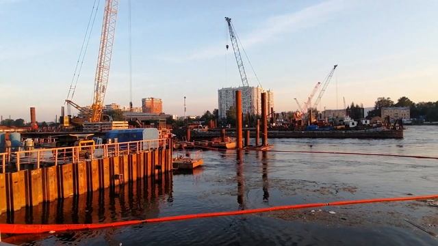 Строительство Нового моста через Неву, в Невском районе СПб, июль 2024 смотреть онлайн