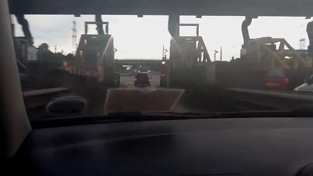 Oh no! My windows broken! смотреть онлайн