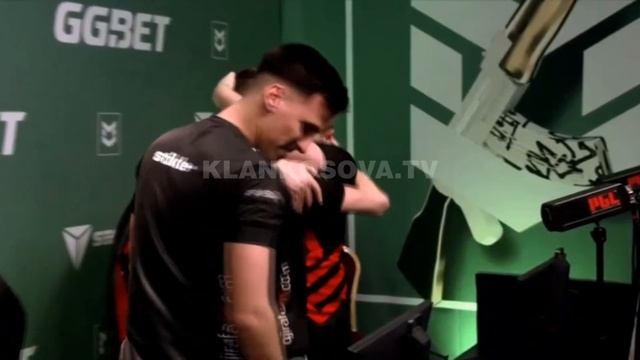 “Çmendet” komentatori me suksesin e Bad News Eagles - 24.04.2022 - Klan Kosova смотреть онлайн