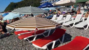 Самое чистое море и рекордное количество туристов на пляжах Квариати. Пригород Батуми Грузия 2024
