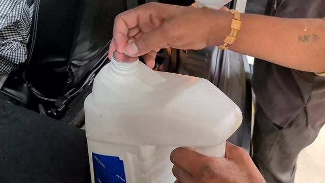 new tata safari first service experience 👍👌यह कया कर दिया tata 😅 смотреть онлайн