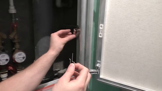 Установка люка скрытого монтажа для плитки.  Люк - невидимка!