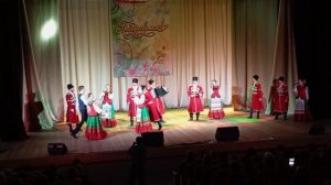 А я чорнява гарна кучерява