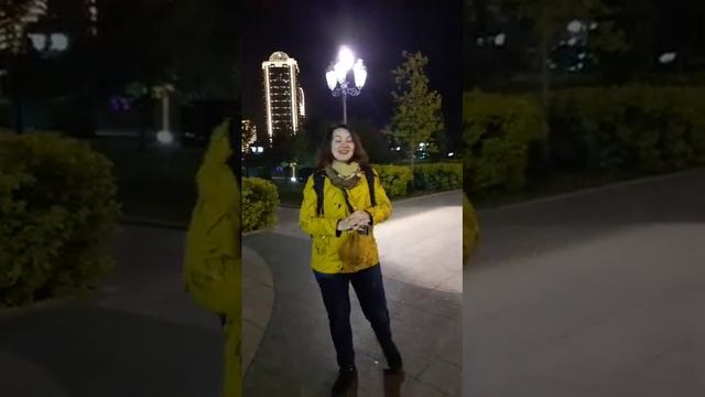 ГРОЗНЫЙ!!!ПОЗНАКОМИЛИСЬ НА ПРОГУЛКЕ С МИЛОЙ ДЕВУШКОЙ ИРИНОЙ!!! #грозный смотреть онлайн