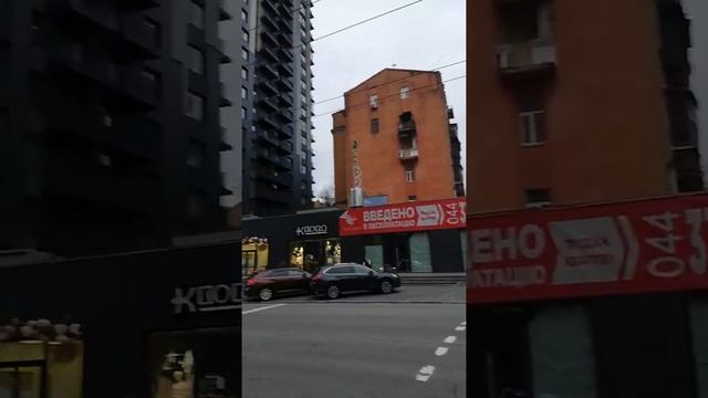 Зима 2021. Красивый город и жизнь на улицах Киева. A beautiful city and life on the streets of Kiev смотреть онлайн