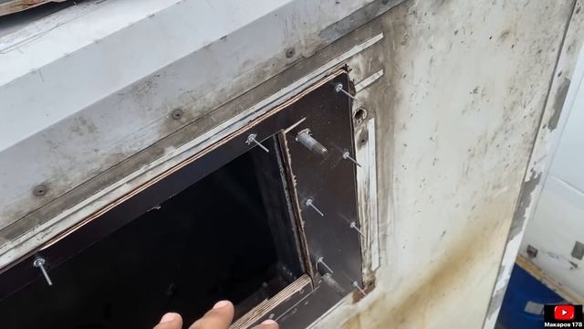 Установил рефрижератор на новую будку..